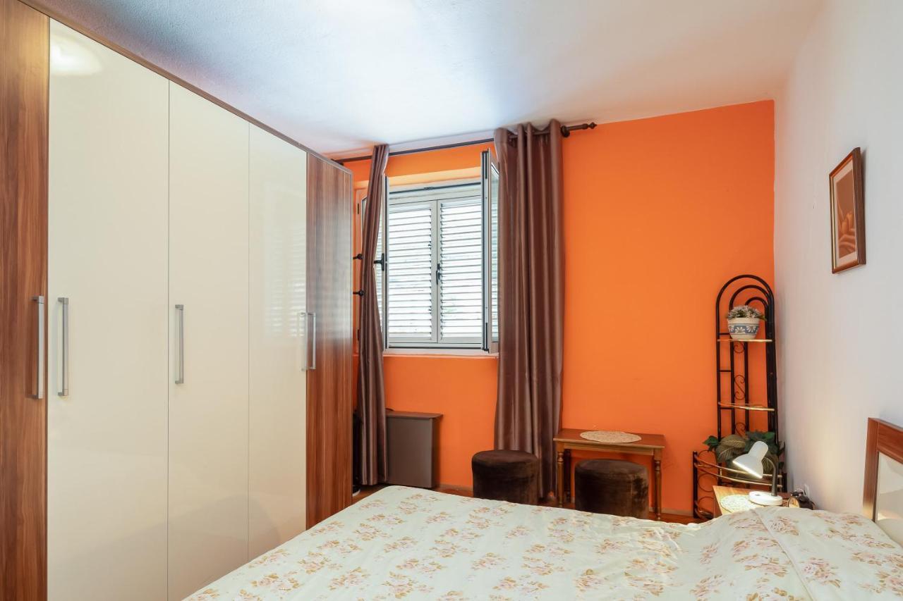 Edita - Apartment In Town Centre Makarska Eksteriør billede